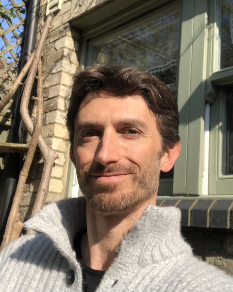 [Seminar] Prof. Claudio Castelnovo "Spin-charge separation and resonant valence bond spin liquid in a kinetically-frustrated lightly-doped Mott insulator"